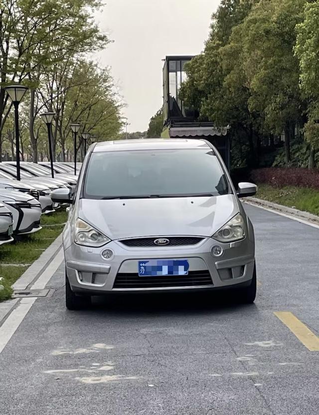 Ford Max