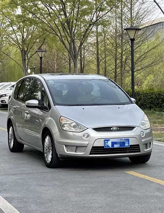 Ford Max