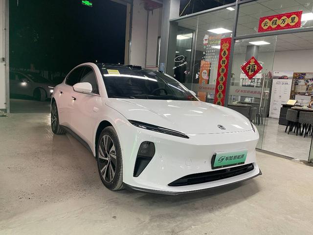 NIO ET5