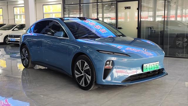 NIO ET5