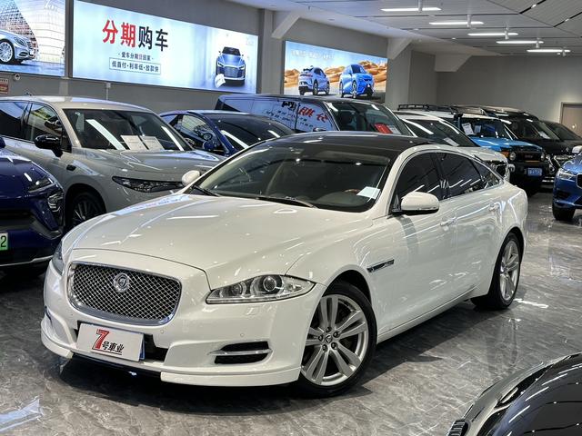 Jaguar XJ