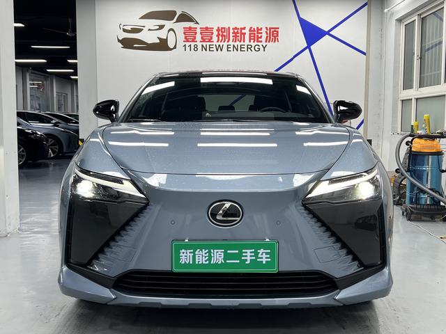 Lexus RZ