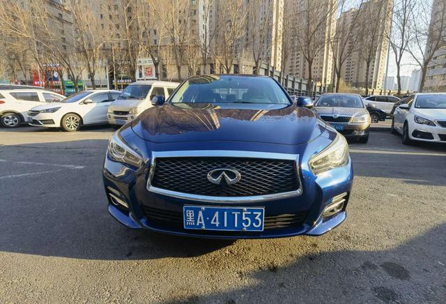 Infiniti Q50L