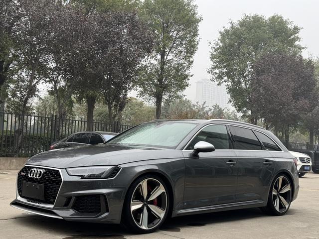 Audi RS 4