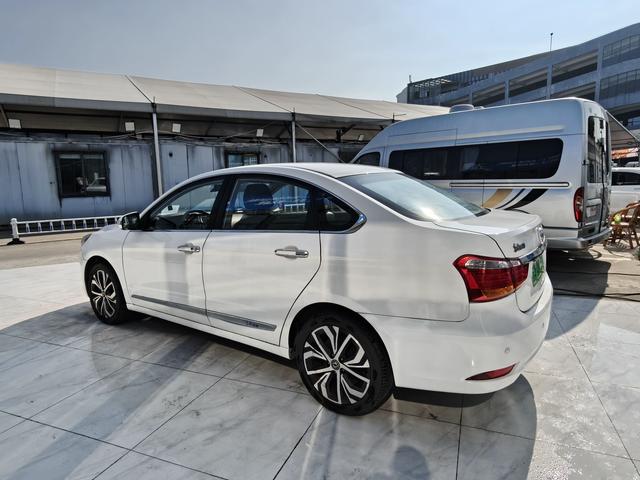 Dongfeng Fengshen E70