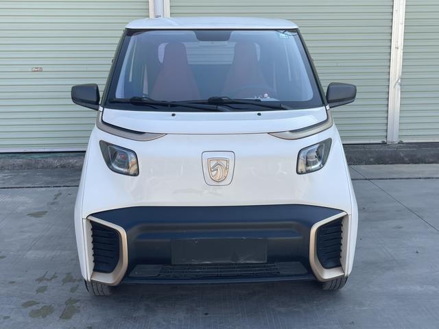 Baojun E200