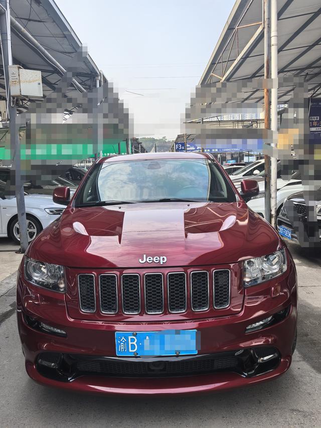 Jeep Grand Cherokee SRT