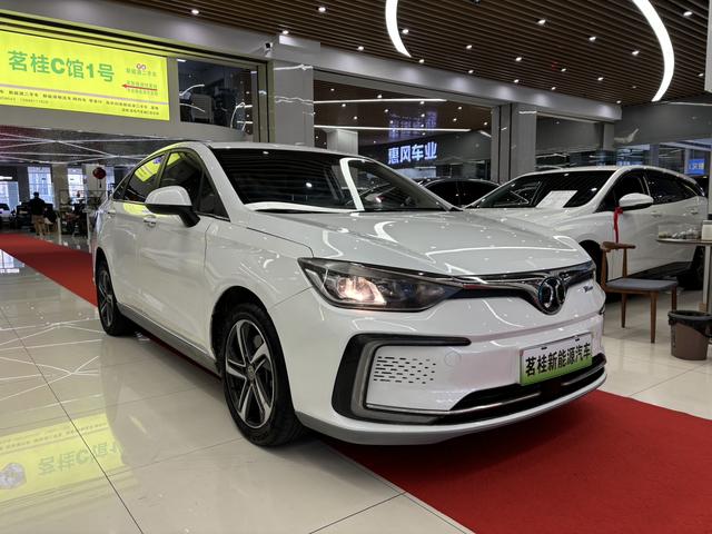 BAIC Beijing EU5