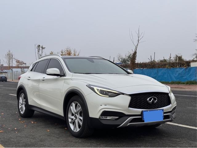 Infiniti QX30