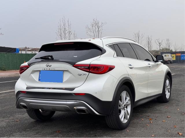 Infiniti QX30