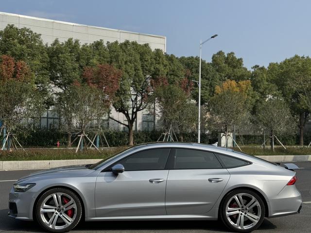 Audi S7