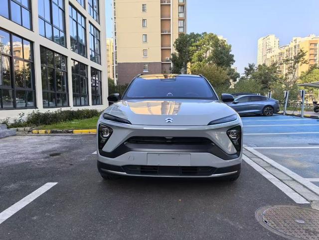 NIO ES6