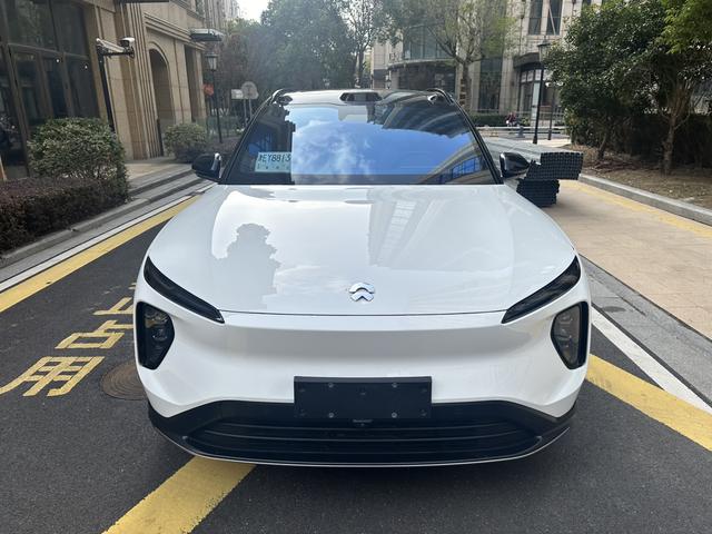 NIO ES6