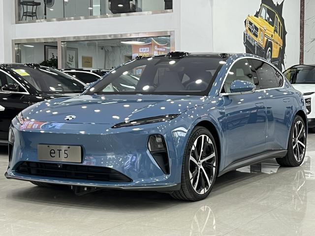 NIO ET5