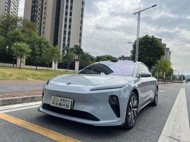 NIO ET5