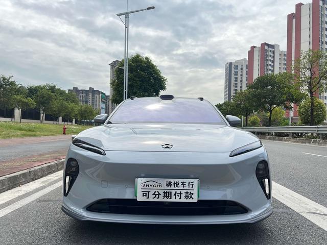 NIO ET5