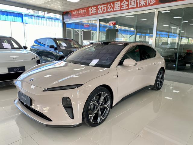 NIO ET5