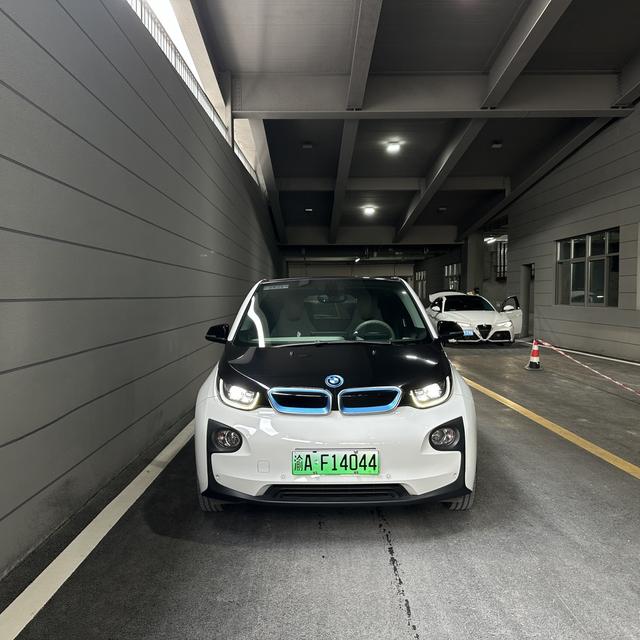 BMW i3 (imported)