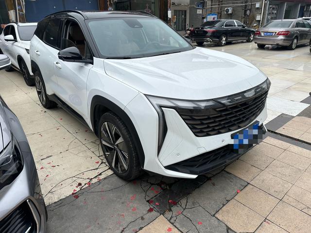 Geely Atlas L