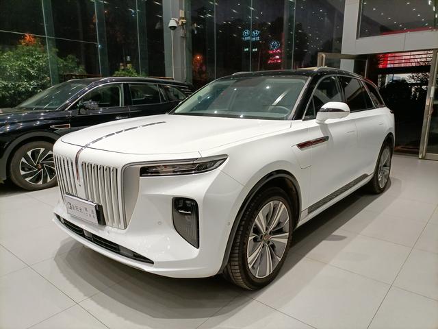 Hongqi E-HS9