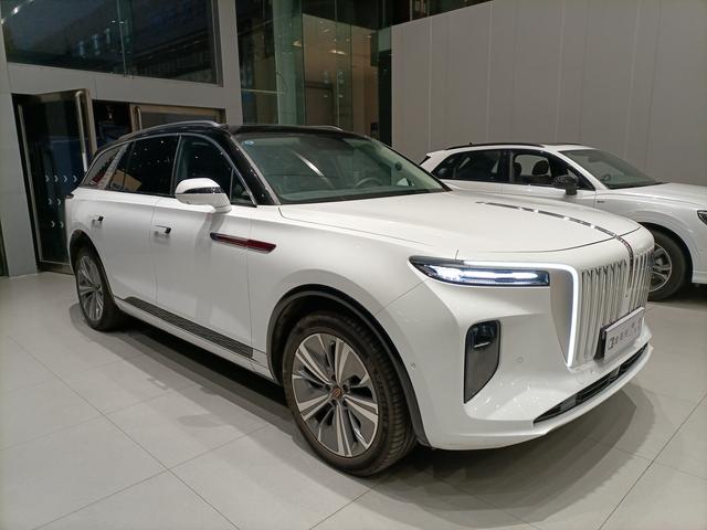 Hongqi E-HS9