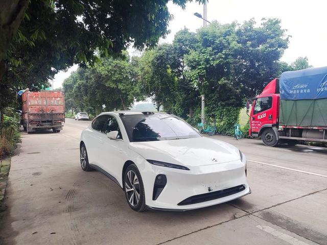 NIO ET5