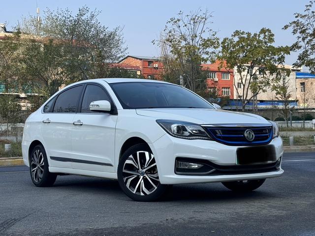 Dongfeng Fengshen E70