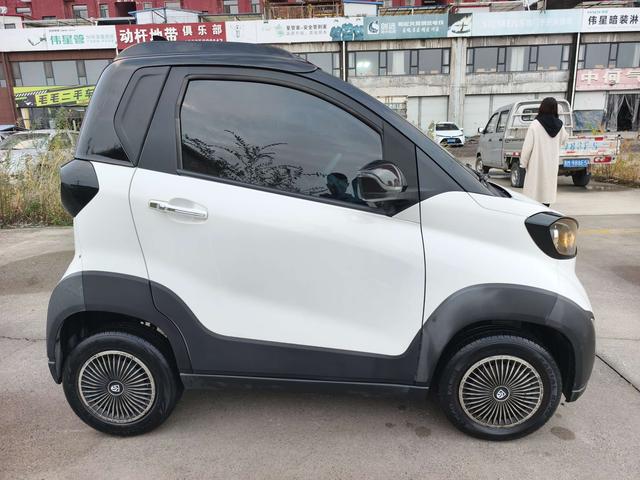 Baojun E100