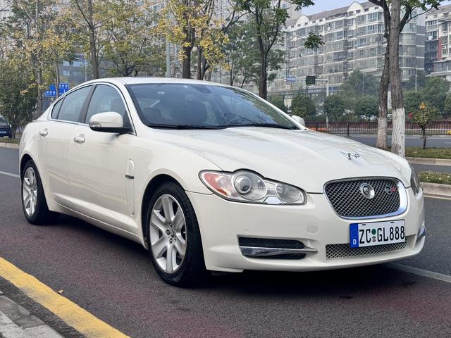 Jaguar XF