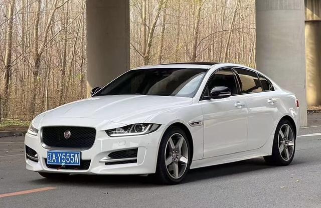 Jaguar XE