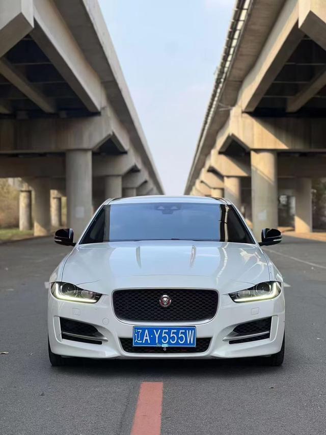 Jaguar XE