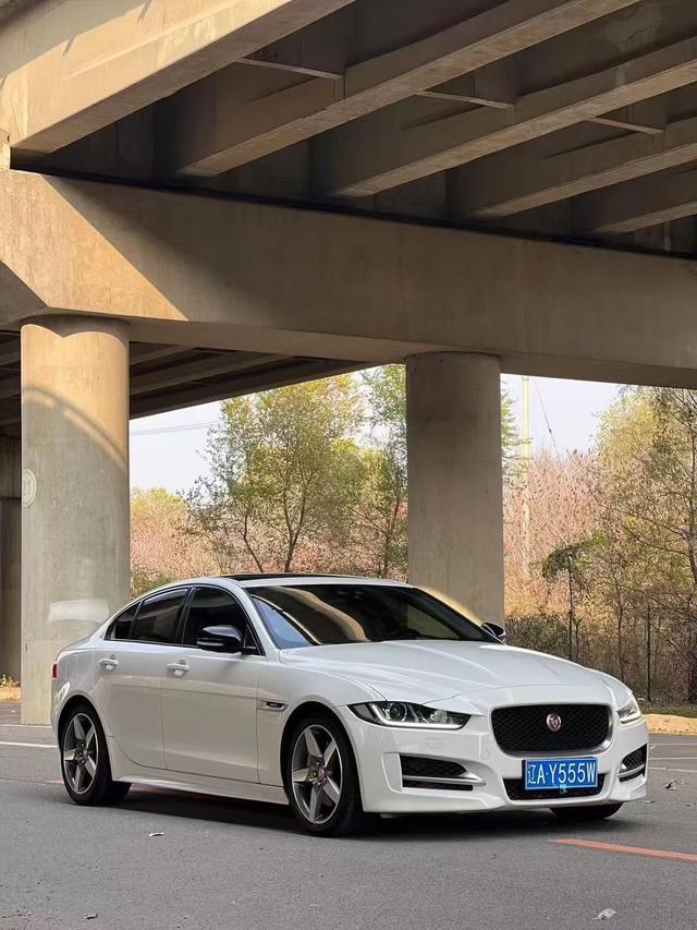 Jaguar XE