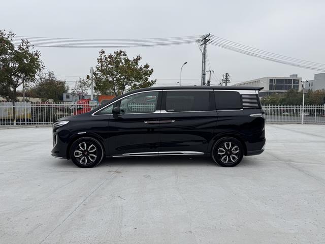 Hongqi HQ9