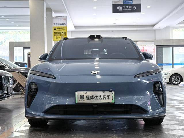 NIO ET5