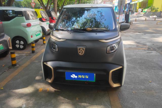 Baojun E200