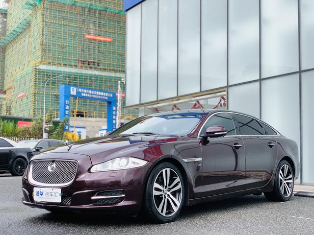 Jaguar XJ