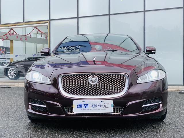 Jaguar XJ