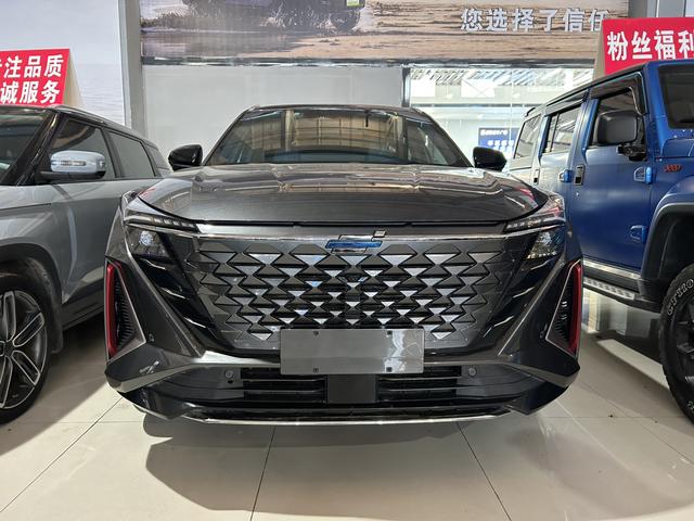 Oshan Changan Auchan Z6