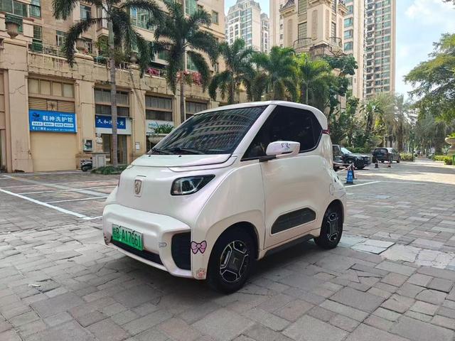 Baojun E200