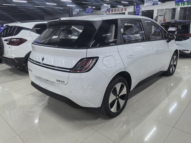 Baojun Clouds