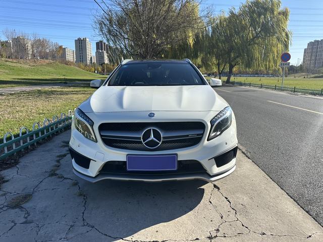 Mercedes-Benz GLA AMG