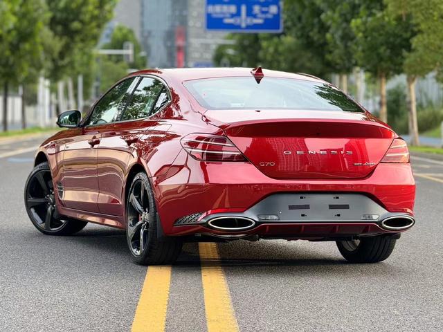 Genesis G70