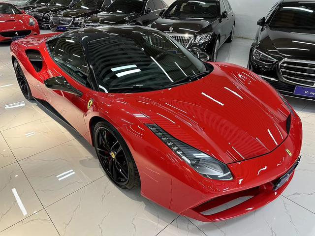 Ferrari 488