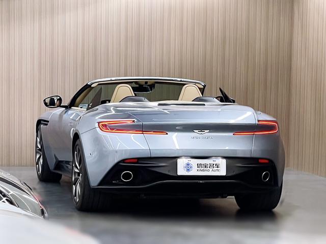 Aston Martin DB11