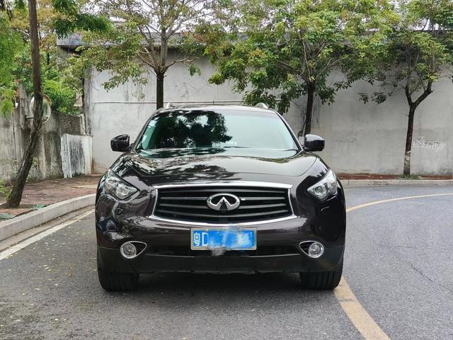 Infiniti QX70