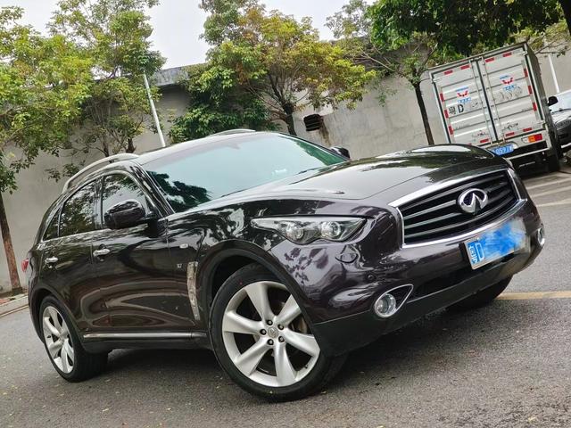 Infiniti QX70