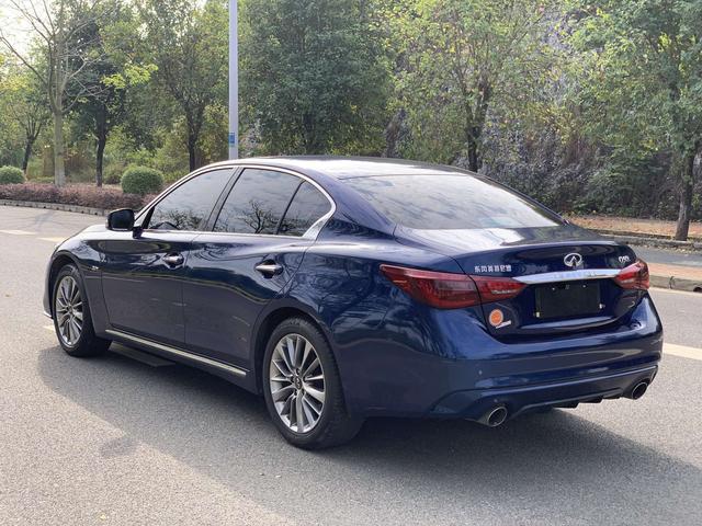 Infiniti Q50L