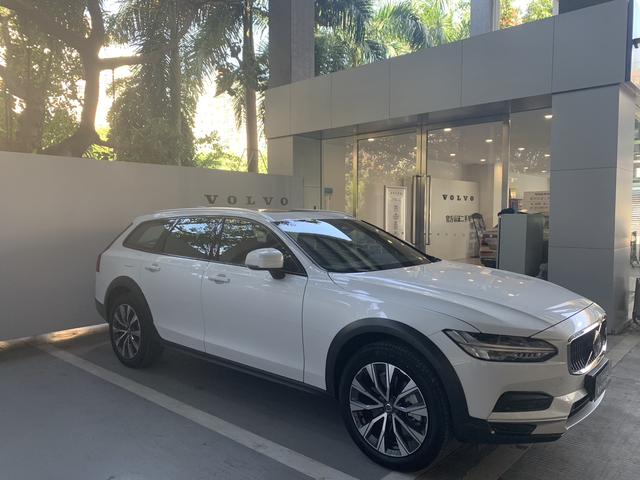 Volvo V90