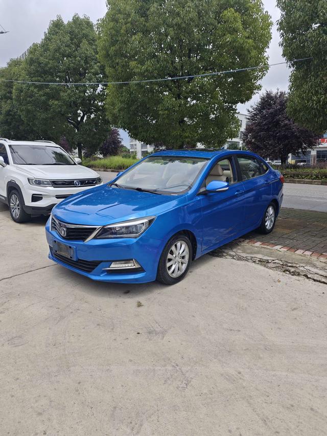 Changan Yuexiang V7