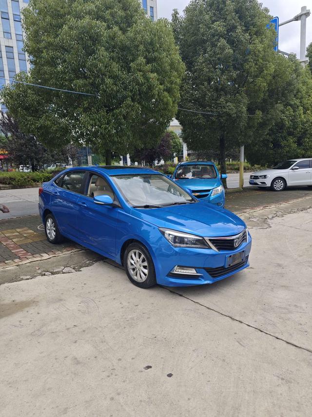 Changan Yuexiang V7